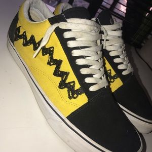 AUTHENTIC VANS OLD SKOOL PEANUTS CHARLIE BROWN SIZE 12 good condition Preowned